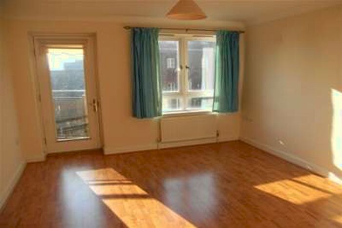 3 Bedroom House To Rent In Augusta Court, Exeter, EX1