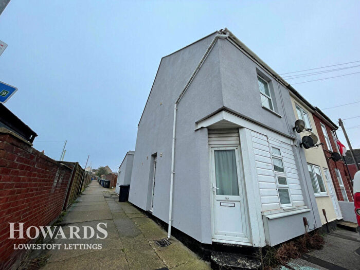 2 Bedroom Maisonette To Rent In Norwich Road, Lowestoft, NR32