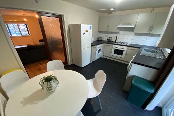 2 Bedroom Semi-detached House To Rent In Beeston Road, Dunkirk, NG7