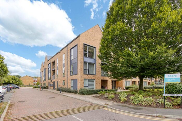 2 Bedroom Apartment For Sale In Larges Lane, Bracknell, RG12