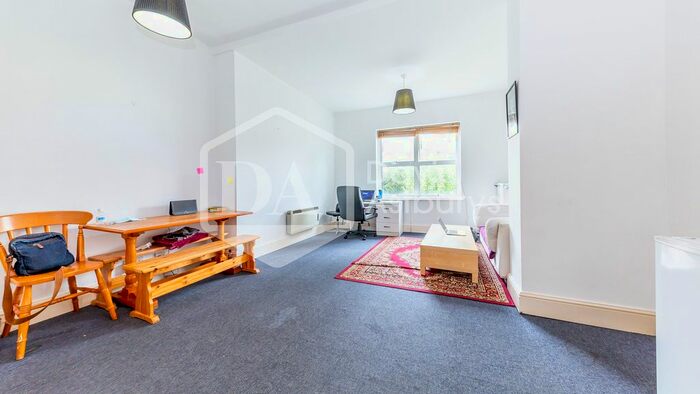 1 Bedroom Flat To Rent In Camden Road, Holloway Road, London, N7
