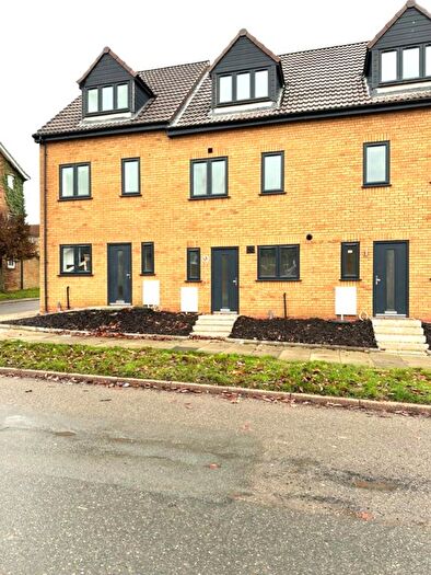 3 Bedroom Terraced House To Rent In South Oval, Northampton, NN5