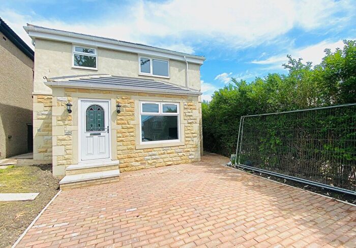 3 Bedroom Detached House To Rent In Cooper Lane, Bradford, BD6
