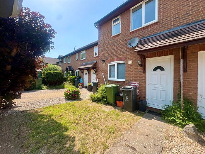 2 Bedroom House To Rent In Old Town, SN1