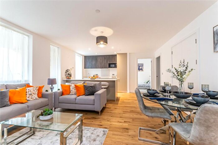 3 Bedroom Flat For Sale In Boulevard Point, Scarbrook Road, Croydon, CR0
