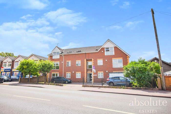 2 Bedroom Apartment To Rent In Ashleigh House, Cardington Road, Bedford, MK42