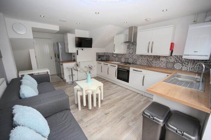 6 Bedroom Terraced House To Rent In Parkfield Place, Cardiff(City), CF14