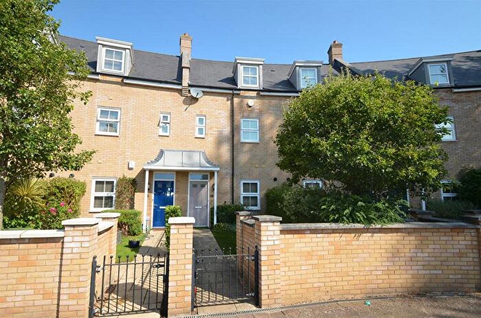 4 Bedroom Terraced House For Sale In Heronslee, Shefford, Beds, SG17