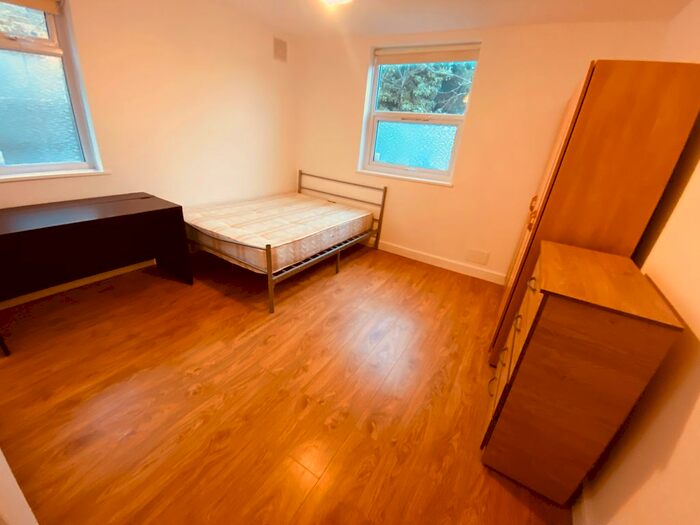 2 Bedroom Flat To Rent In Stanhope Gardens, Haringey, N4