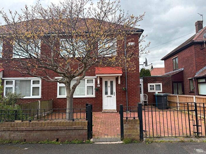 3 Bedroom Semi-Detached House To Rent In Paulden Drive, Failsworth, Manchester, M35