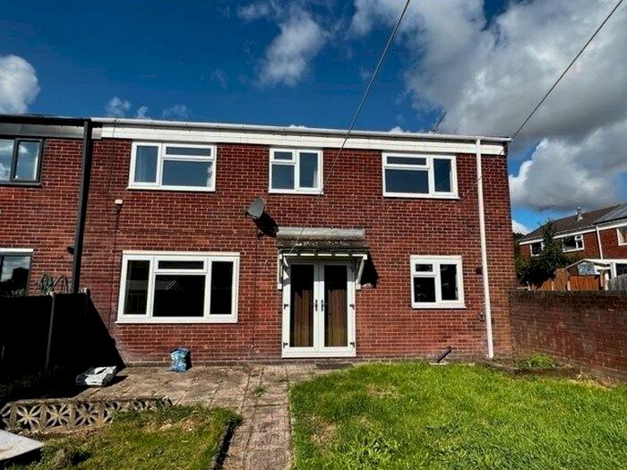 3 Bedroom Semi-Detached House To Rent In Beechcroft, Worksop, S81