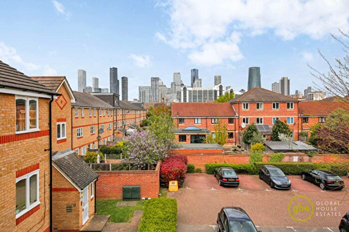 1 Bedroom Flat For Sale In Telegraph Place, Tower Hamlets, London, E14