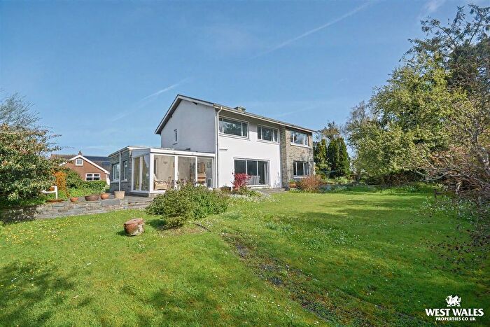 4 Bedroom Detached House For Sale In Brynhafod, Cardigan, SA43
