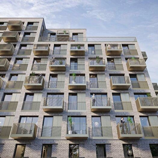 2 Bedroom Apartment For Sale In The Hive, Luton, LU1