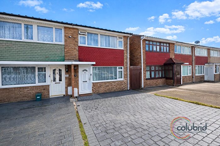 3 Bedroom End Of Terrace House For Sale In Portsea Road, Tilbury, RM18