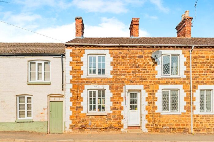 3 Bedroom Terraced House For Sale In High Street, Broughton, Kettering, NN14