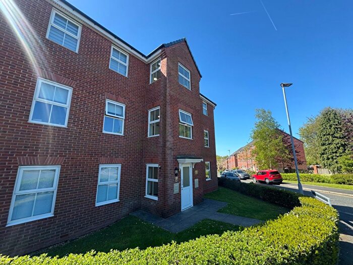 2 Bedroom Flat For Sale In Stonemere Drive, Radcliffe, Manchester, M26
