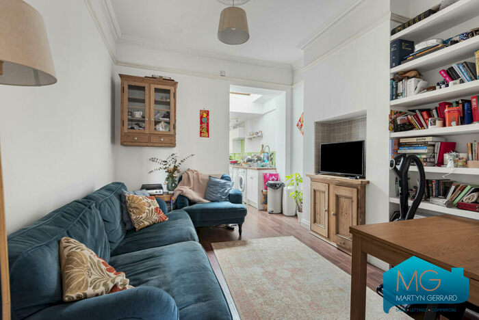 2 Bedroom Apartment To Rent In Inderwick Road, Crouch End, London, N8