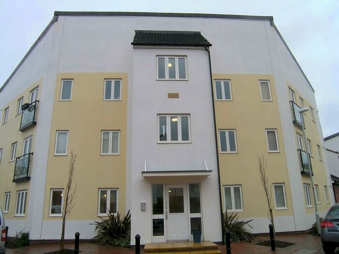 2 Bedroom Flat To Rent In Market Mead, Chippenham, SN15