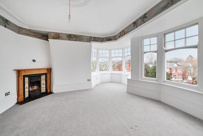 3 Bedroom Flat To Rent In Fortis Green Road, London, N10