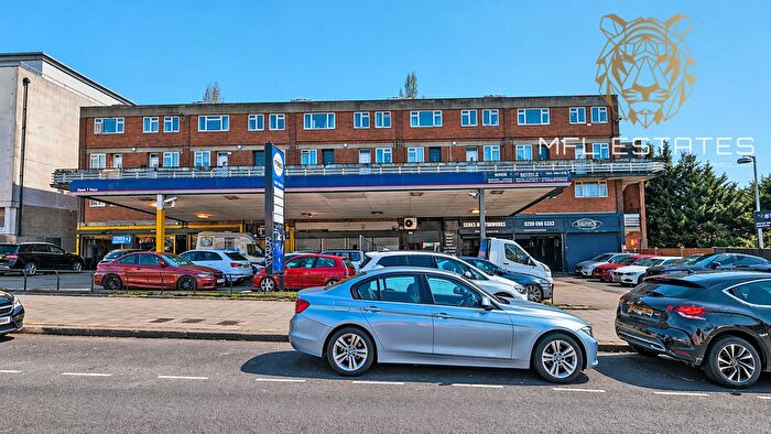 3 Bedroom Maisonette To Rent In Riverside, Southend Lane, SE6