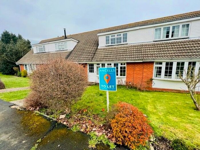 3 Bedroom Terraced House To Rent In Larch Gardens, Eastbourne, BN22