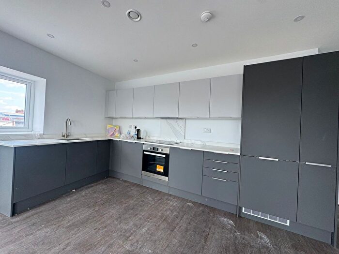 2 Bedroom Flat To Rent In Dominion Road, UB2