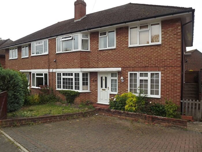 2 Bedroom Flat To Rent In Reynolds Avenue, Chessington, KT9