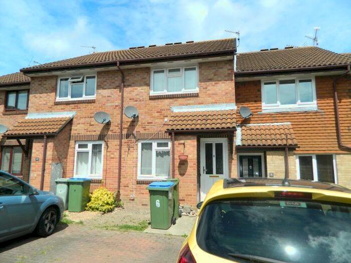 2 Bedroom Property To Rent In Manor Fields, Horsham, RH13