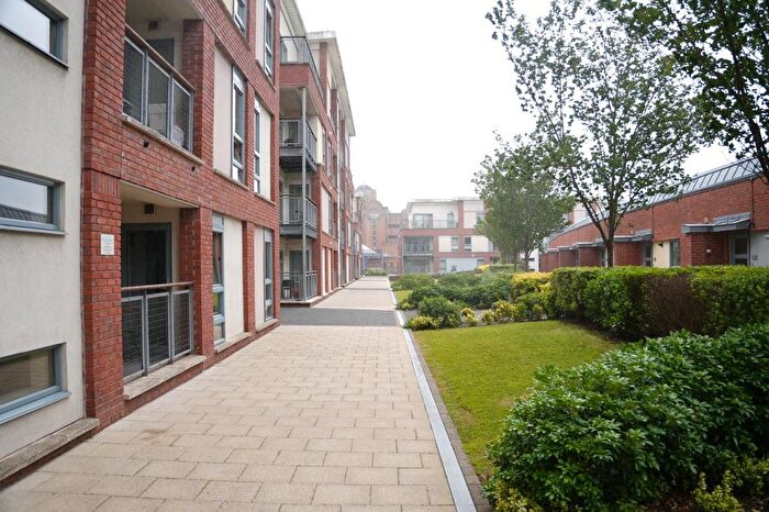 2 Bedroom Flat For Sale In Broad Weir, Bristol, BS1