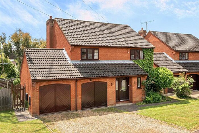 4 Bedroom Detached House For Sale In Glenrose Avenue, Ravensden, MK44