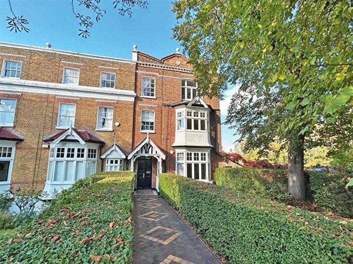 5 Bedroom Flat For Sale In Larkhall Rise, London, SW4