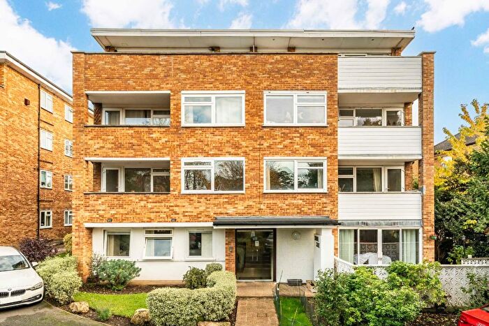 2 Bedroom Flat To Rent In The Downs, West Wimbledon, SW20