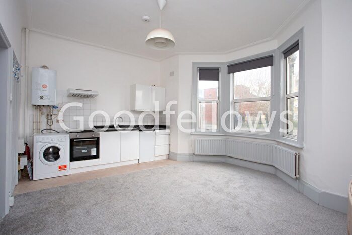 1 Bedroom Flat To Rent In Morden Road, Ground Floor Flat, London, SW19