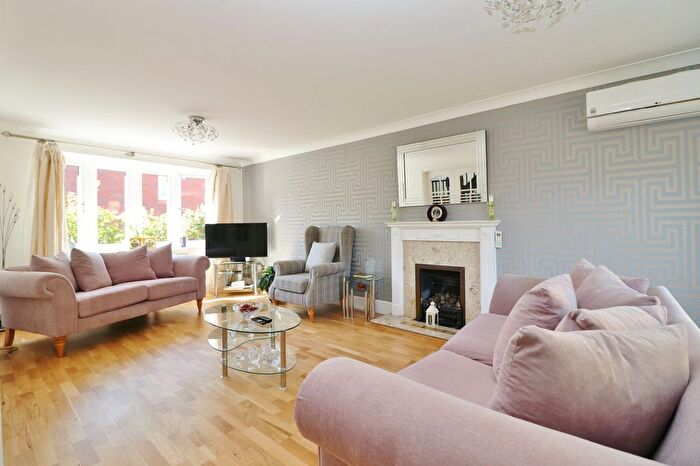 4 Bedroom Detached House For Sale In Oak Vale, West End, SO30