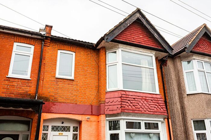 2 Bedroom Flat To Rent In Victoria Road, Southend-On-Sea, SS1