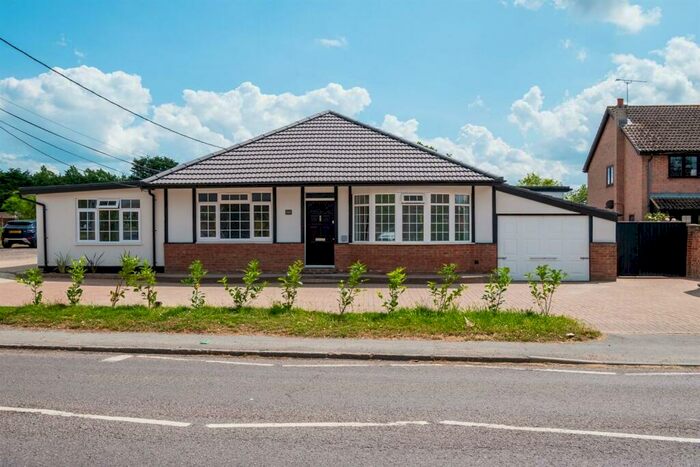 4 Bedroom Detached Bungalow To Rent In Bedroom Detached Bungalow In Hockley, SS5