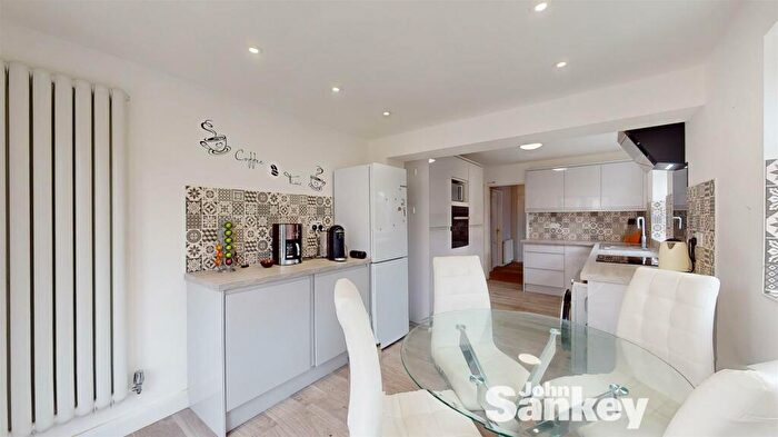 2 Bedroom Semi-Detached Bungalow For Sale In Gordondale Road, Mansfield, NG19