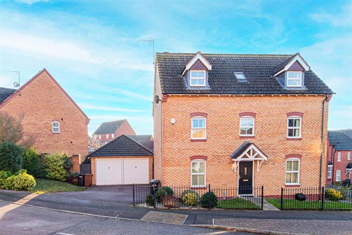 5 Bedroom Detached House For Sale In Spencer Road, Wellingborough, NN8