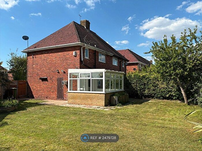 3 Bedroom Semi-Detached House To Rent In Central Avenue, Southport, PR8