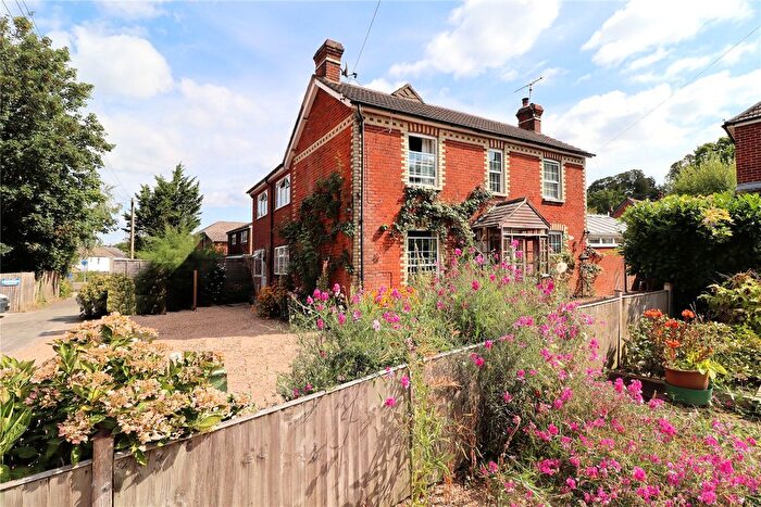 4 Bedroom Detached House For Sale In St Johns, Woking, Surrey, GU21