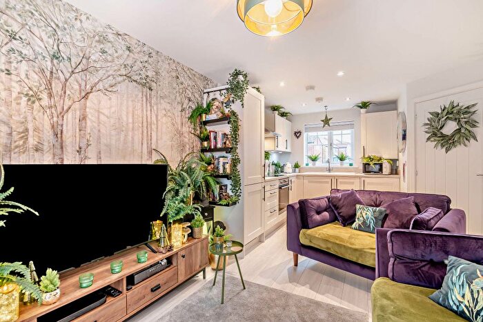 1 Bedroom Detached Bungalow For Sale In Farmer Street, Carlton, West Yorkshire, WF3