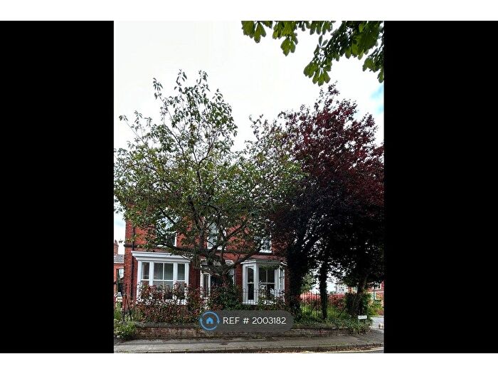 2 Bedroom Flat To Rent In Chesterfield, Chesterfield, S40