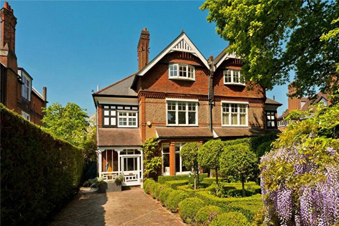 4 Bedroom Semi-Detached House To Rent In Ditton Road, Surbiton, KT6