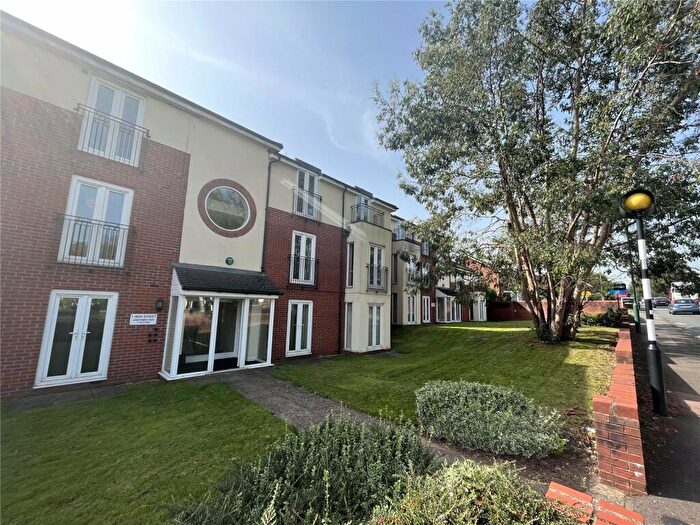 2 Bedroom Flat To Rent In Aqueduct Road, Shirley, Solihull, West Midlands, B90