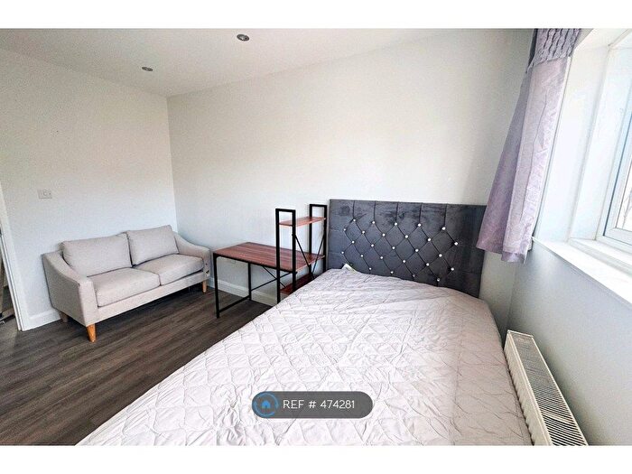 Studio To Rent In Selly Oak, Birmingham, B29