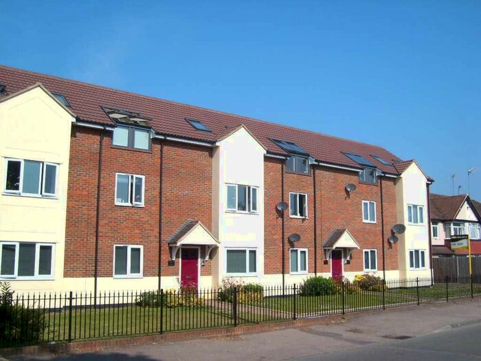 2 Bedroom Flat To Rent In 61 Lemsford Road, Hatfield AL10