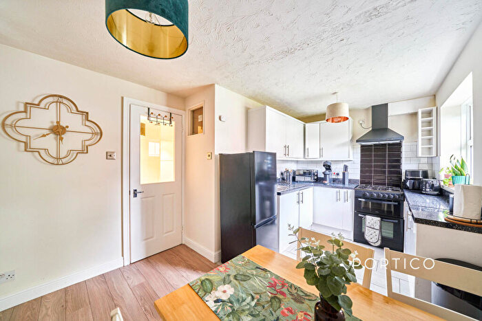 1 Bedroom Flat To Rent In Stubbs Drive, SE16