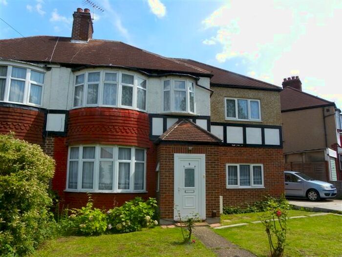 2 Bedroom Flat To Rent In Castle Road, Northolt, UB5