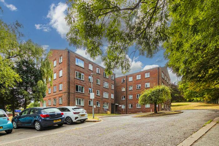 1 Bedroom Apartment To Rent In Walking Distance To The Town Centre, HP1